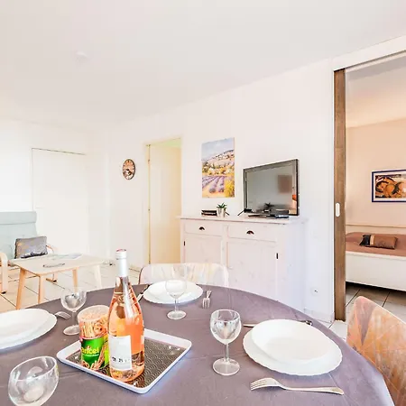 דירה Le Cesaree-1 By Interhome Fréjus